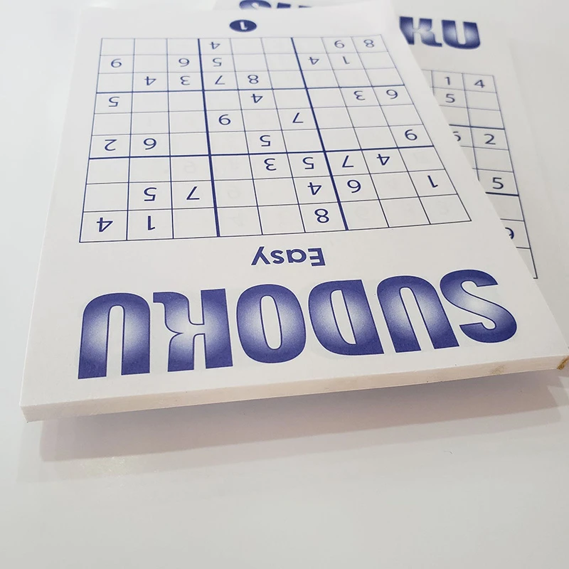 Pappírs Sudoku níu ferninga töflu fyrir börn